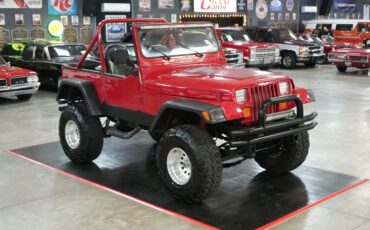 Jeep-Other-1982-Red-Black-18