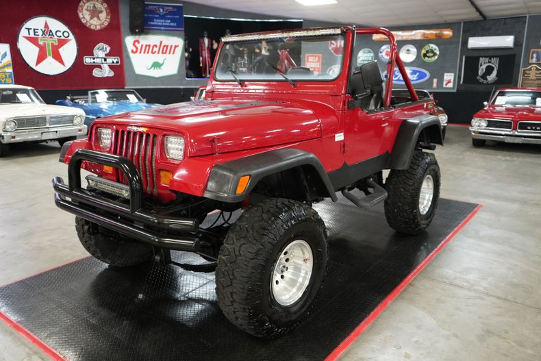 Jeep-Other-1982-Red-Black-24