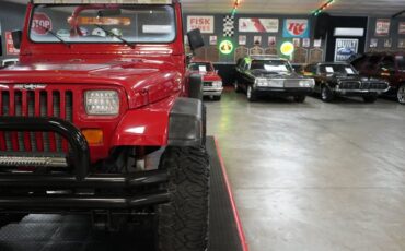 Jeep-Other-1982-Red-Black-25
