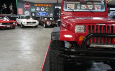 Jeep-Other-1982-Red-Black-26