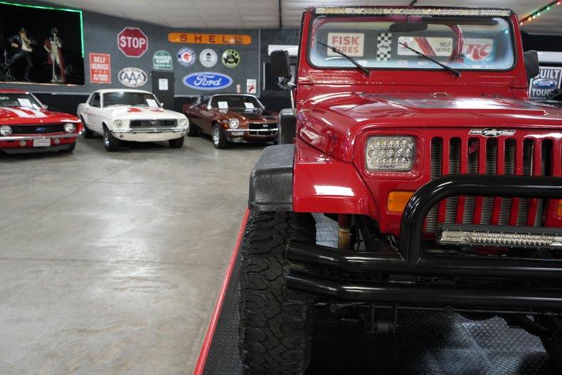 Jeep-Other-1982-Red-Black-26