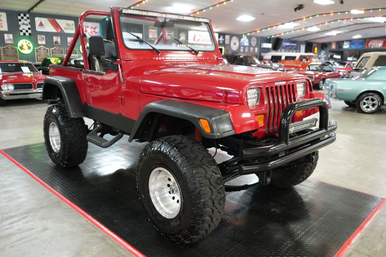 Jeep-Other-1982-Red-Black-27