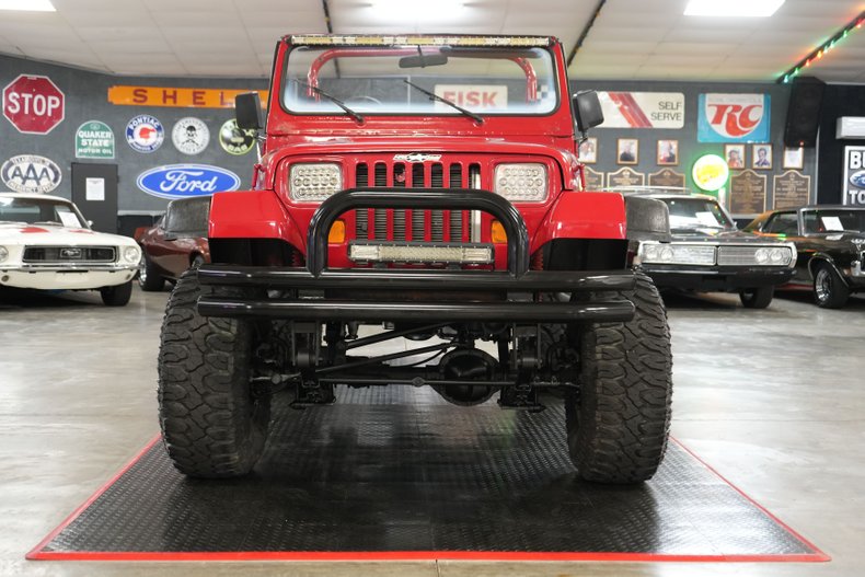 Jeep-Other-1982-Red-Black-3