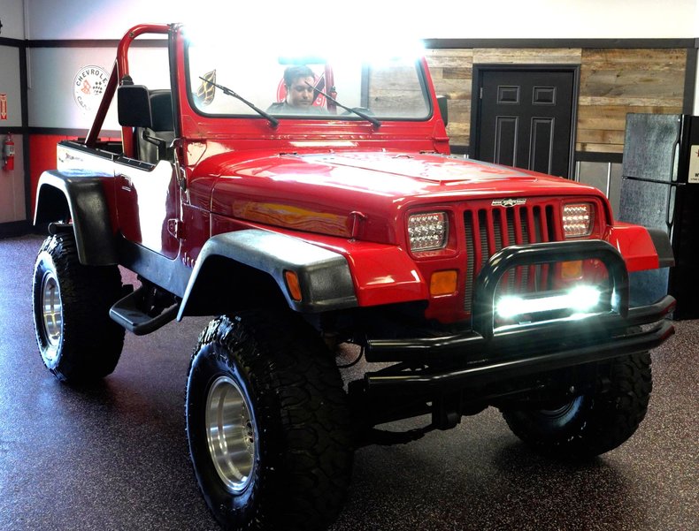 Jeep-Other-1982-Red-Black-30