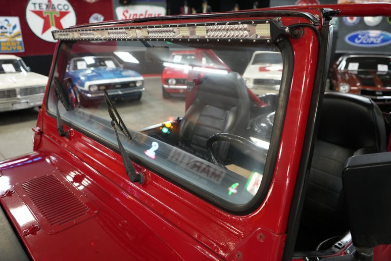 Jeep-Other-1982-Red-Black-33