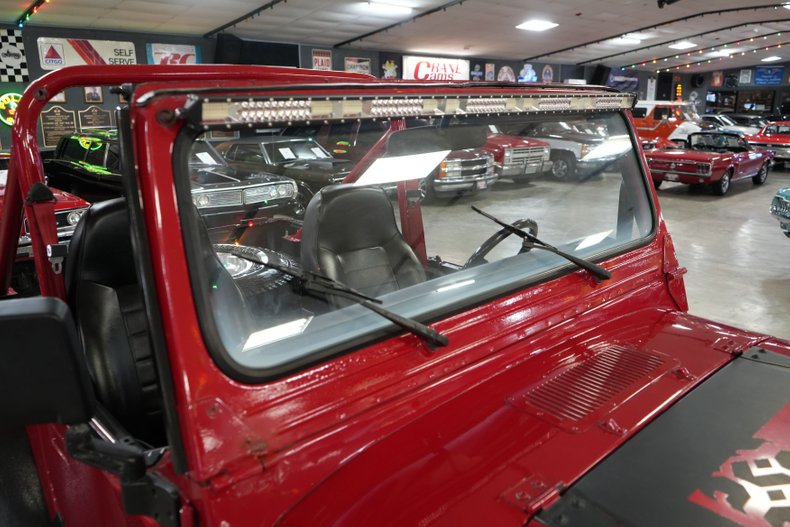 Jeep-Other-1982-Red-Black-34