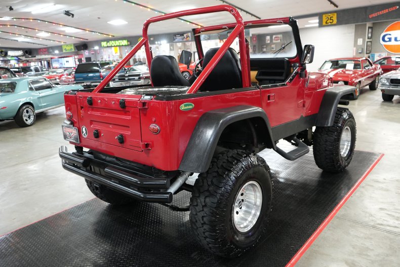 Jeep-Other-1982-Red-Black-35