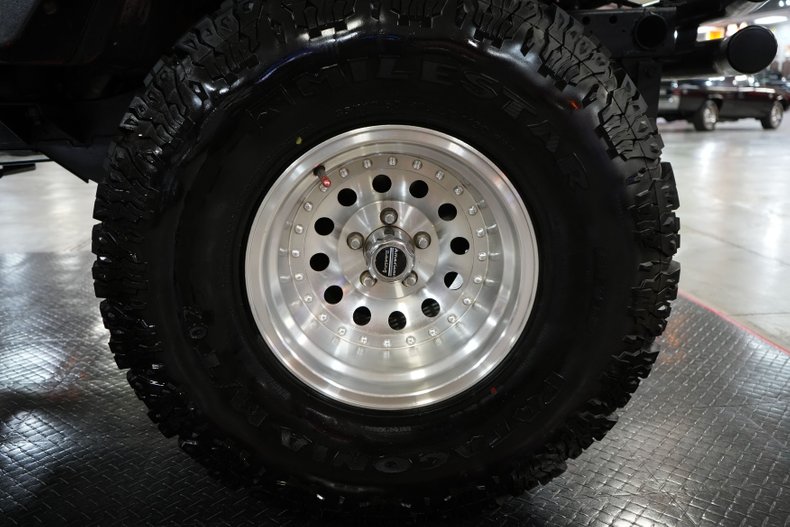 Jeep-Other-1982-Red-Black-43
