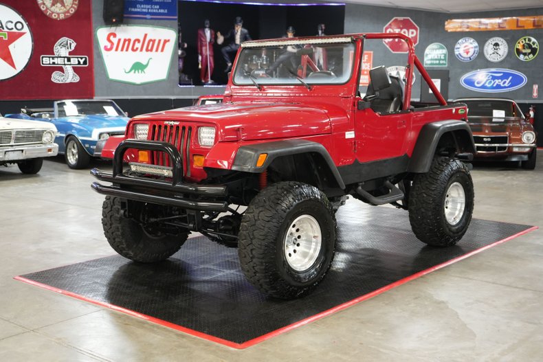 Jeep-Other-1982-Red-Black-5