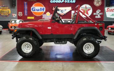 Jeep-Other-1982-Red-Black-6