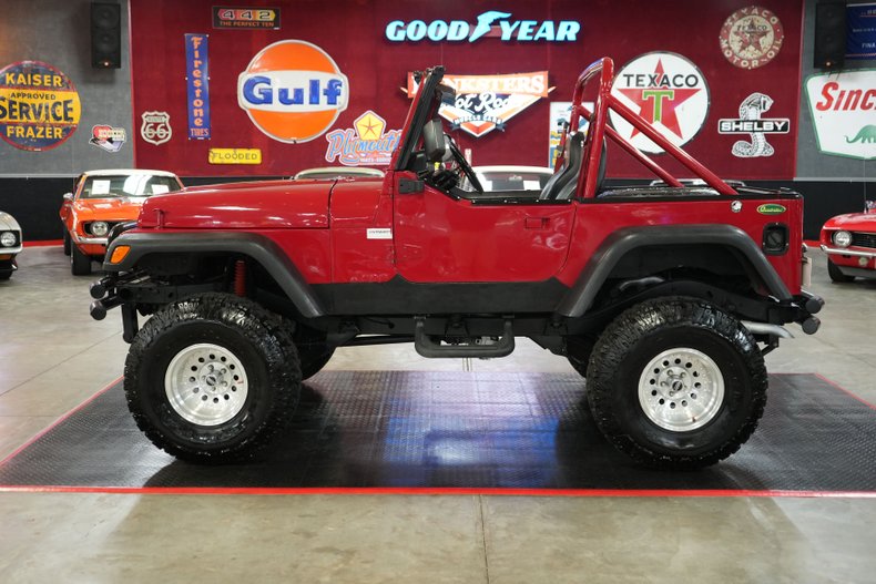 Jeep-Other-1982-Red-Black-6