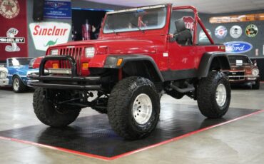 Jeep-Other-1982-Red-Black-9