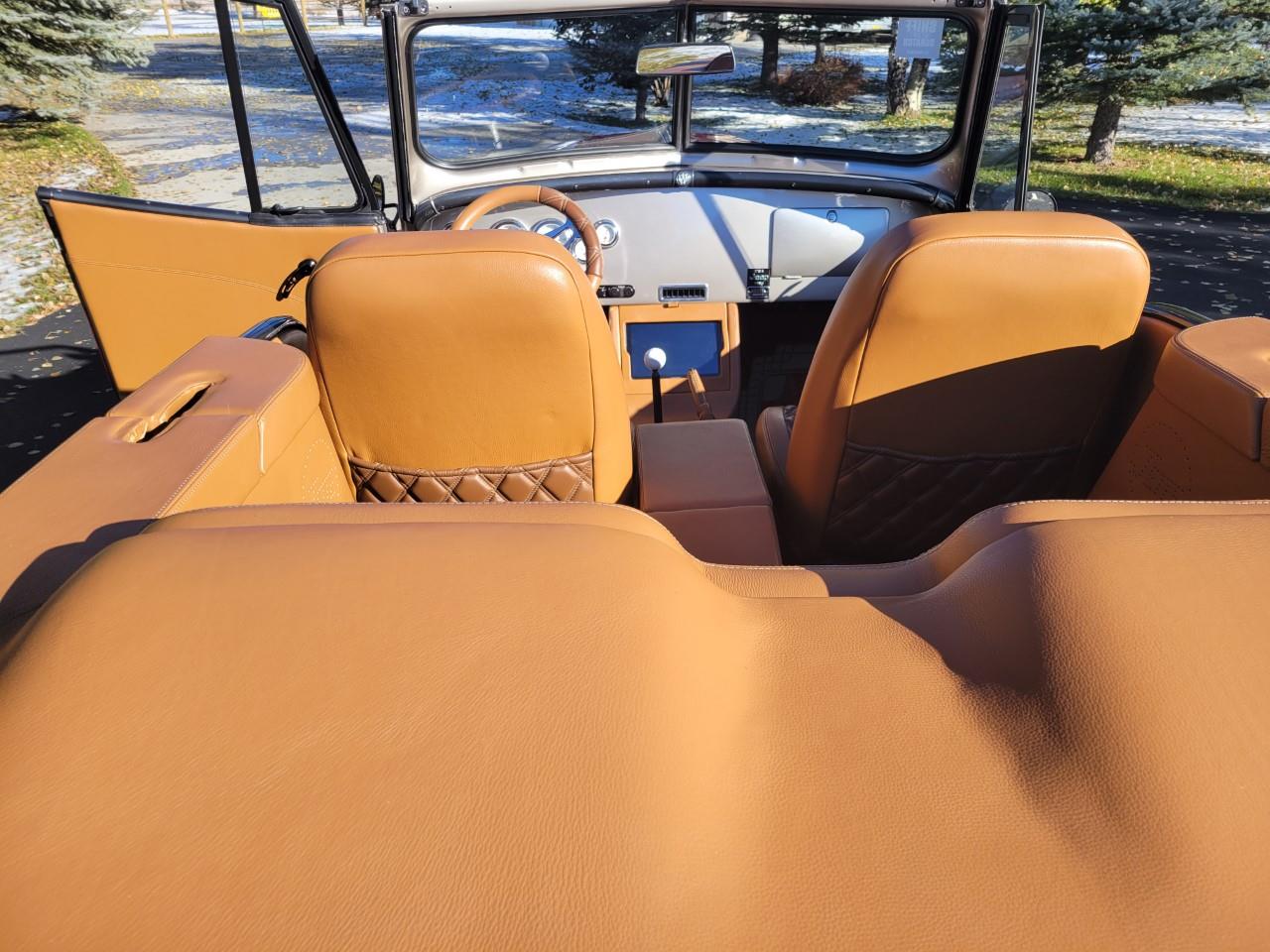 Jeep-Overlander-1949-Cranberry-Cashmere-Saddle-Brown-14