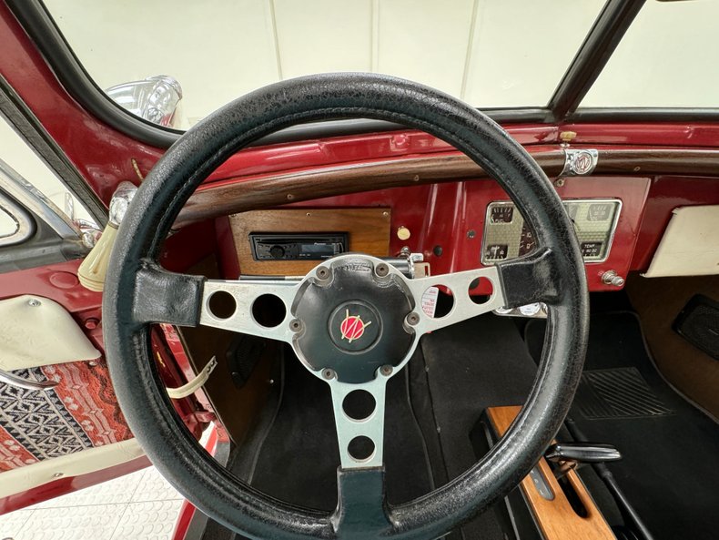 Jeep-Ster-1948-Brick-Red-Metallic-Red-ampamp-Black-19