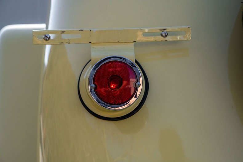Jeep-Ster-1950-YellowWhite-Black-8
