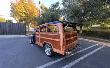 Jeep-Wagon-1947-Custom-Beige-17
