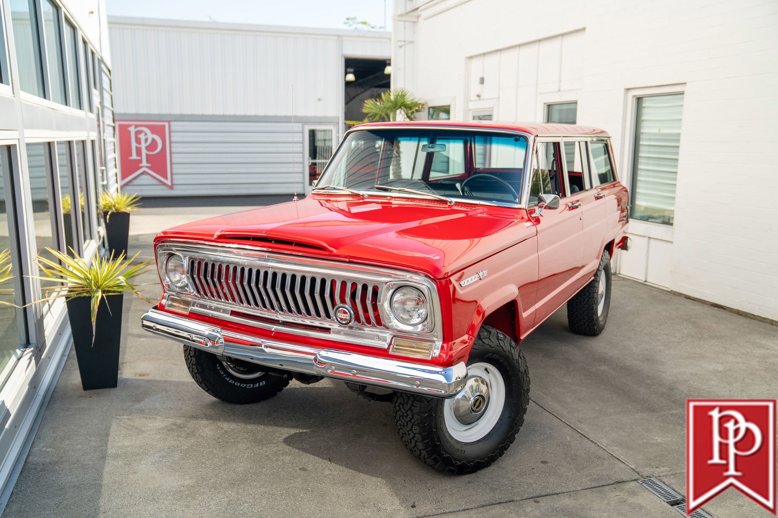 Jeep-Wagoneer-1968-SUV-1