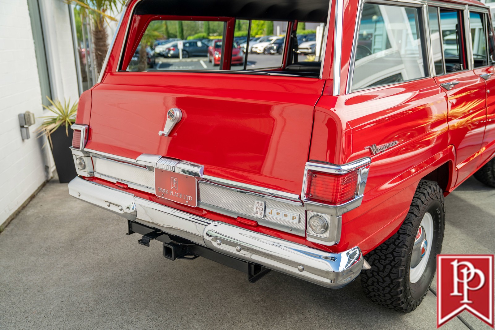 Jeep-Wagoneer-1968-SUV-13