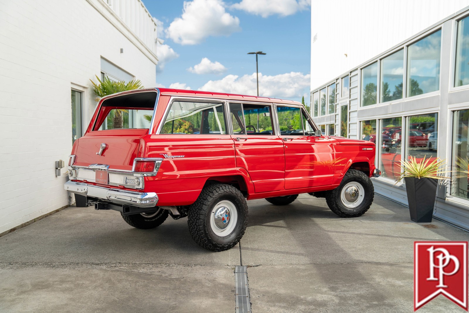 Jeep-Wagoneer-1968-SUV-16