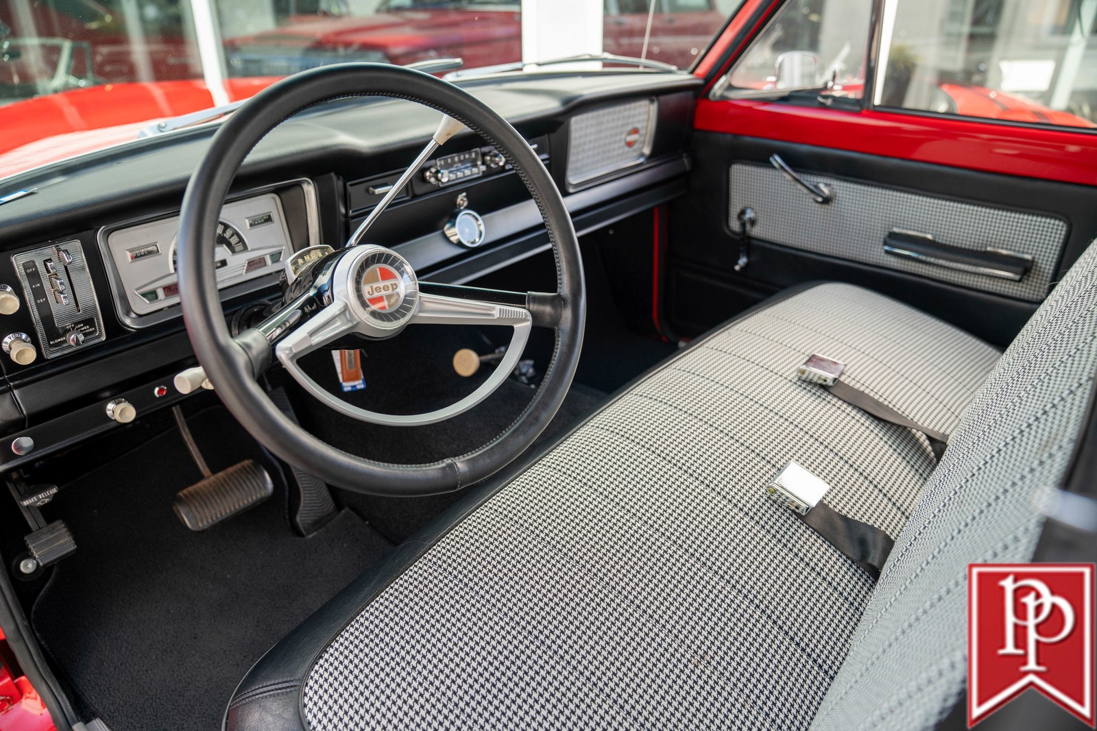 Jeep-Wagoneer-1968-SUV-17