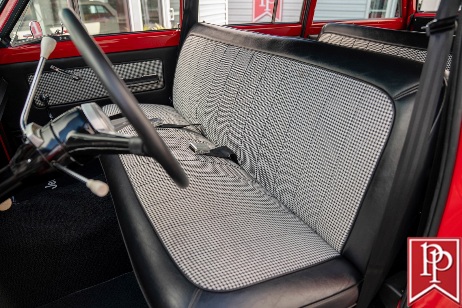 Jeep-Wagoneer-1968-SUV-18