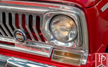 Jeep-Wagoneer-1968-SUV-2