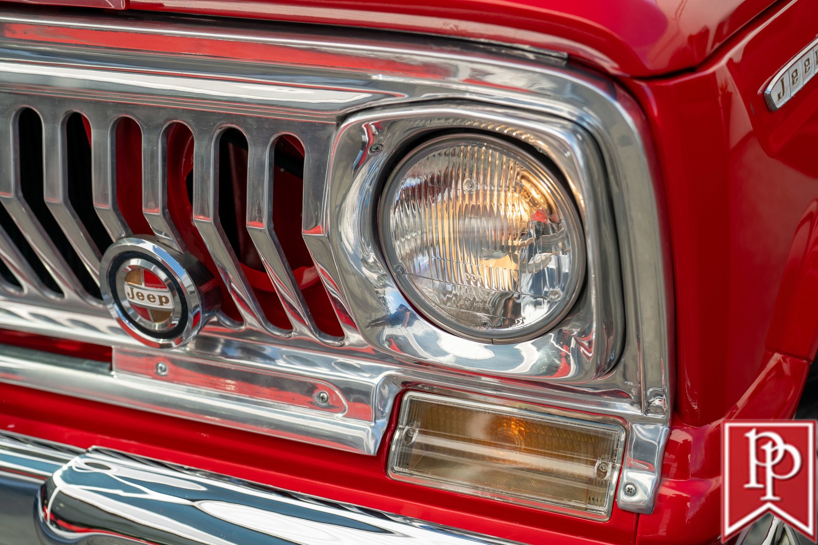 Jeep-Wagoneer-1968-SUV-2