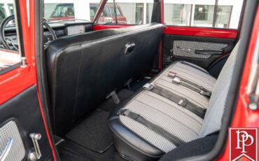 Jeep-Wagoneer-1968-SUV-32