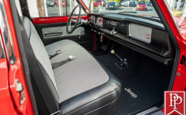 Jeep-Wagoneer-1968-SUV-34