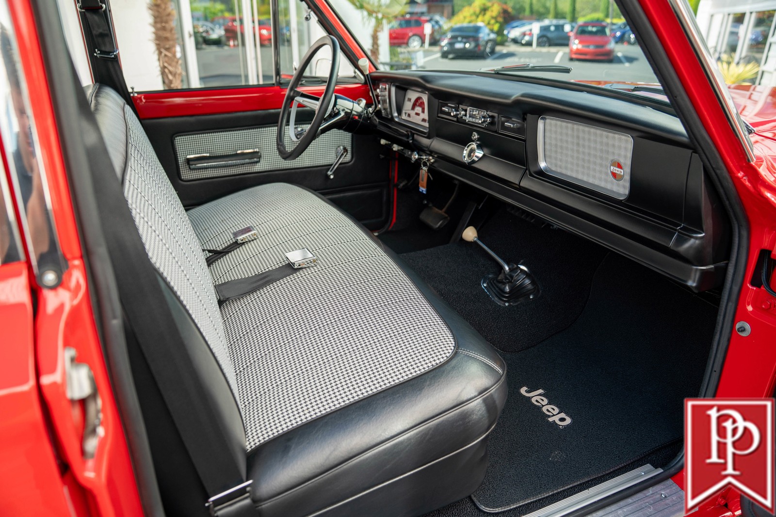 Jeep-Wagoneer-1968-SUV-34