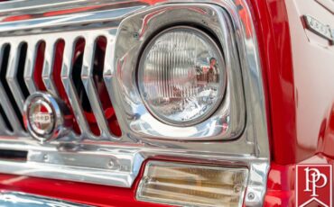 Jeep-Wagoneer-1968-SUV-4
