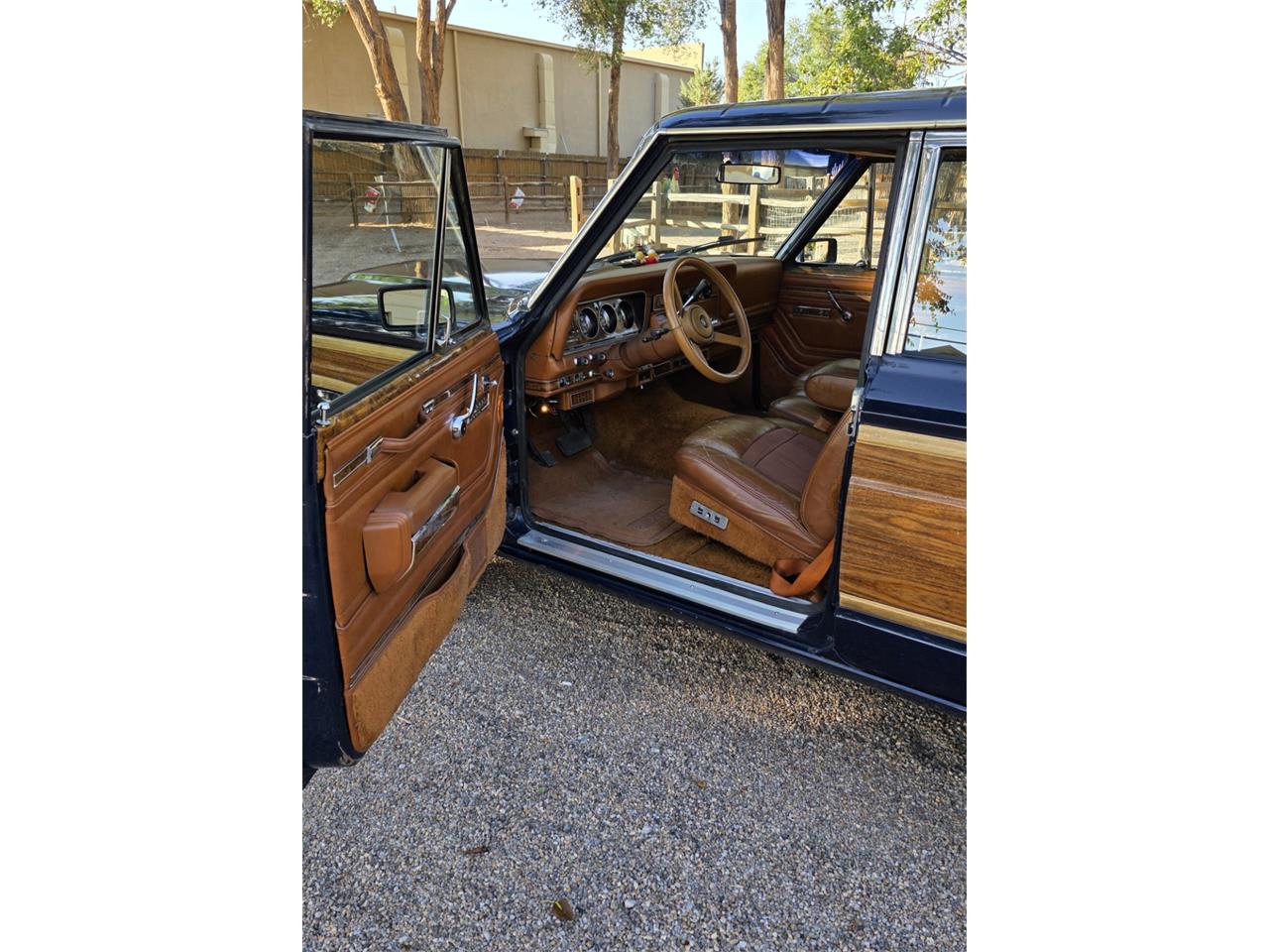 Jeep-Wagoneer-1983-Blue-Rust-24