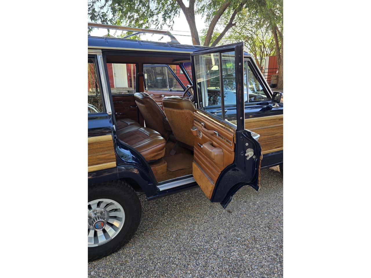 Jeep-Wagoneer-1983-Blue-Rust-3