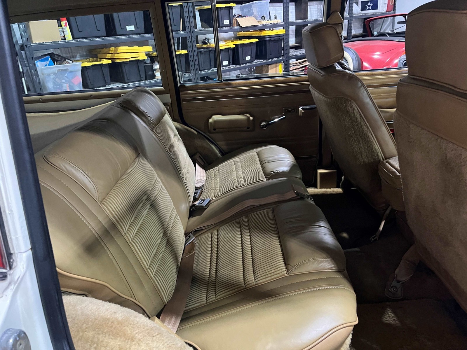 Jeep-Wagoneer-1987-SUV-15