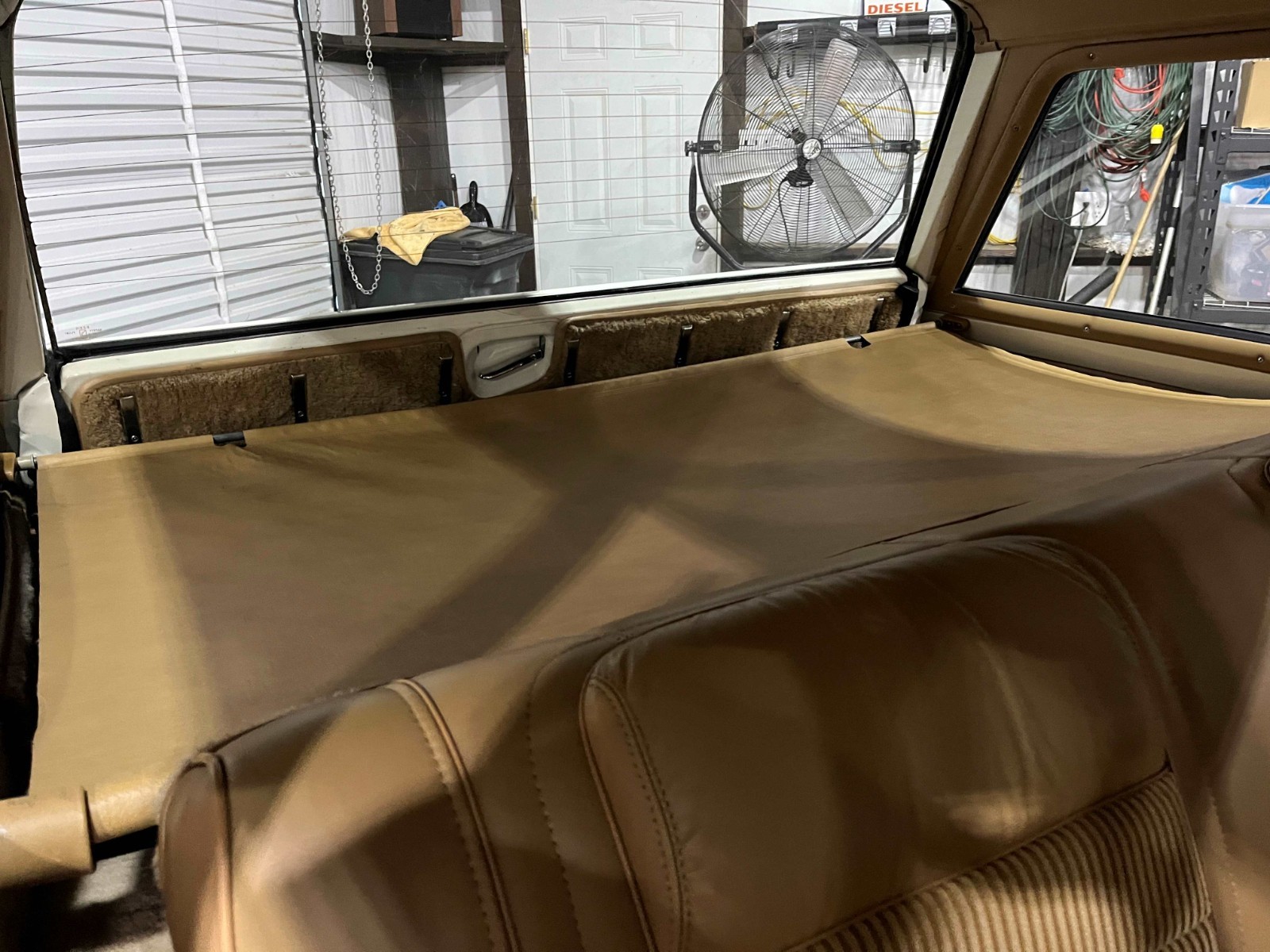 Jeep-Wagoneer-1987-SUV-16
