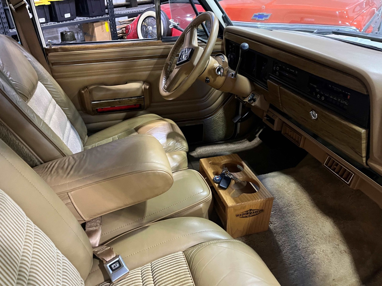 Jeep-Wagoneer-1987-SUV-19