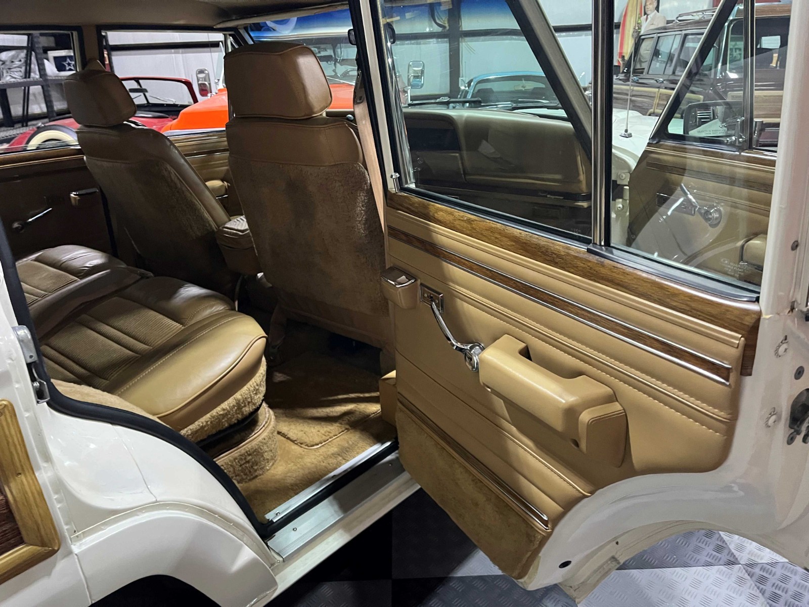 Jeep-Wagoneer-1987-SUV-6