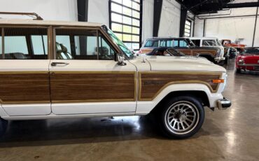 Jeep-Wagoneer-1988-SUV-10