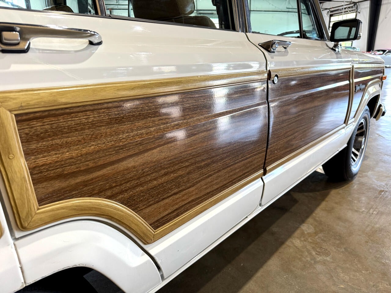 Jeep-Wagoneer-1988-SUV-12