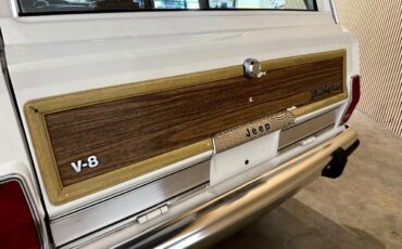 Jeep-Wagoneer-1988-SUV-15