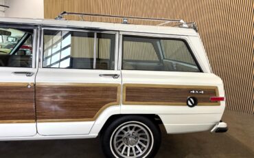 Jeep-Wagoneer-1988-SUV-17