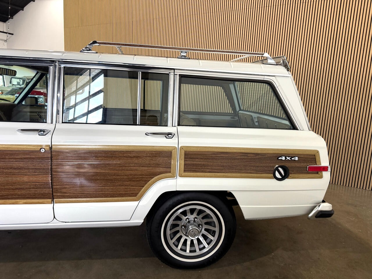 Jeep-Wagoneer-1988-SUV-17
