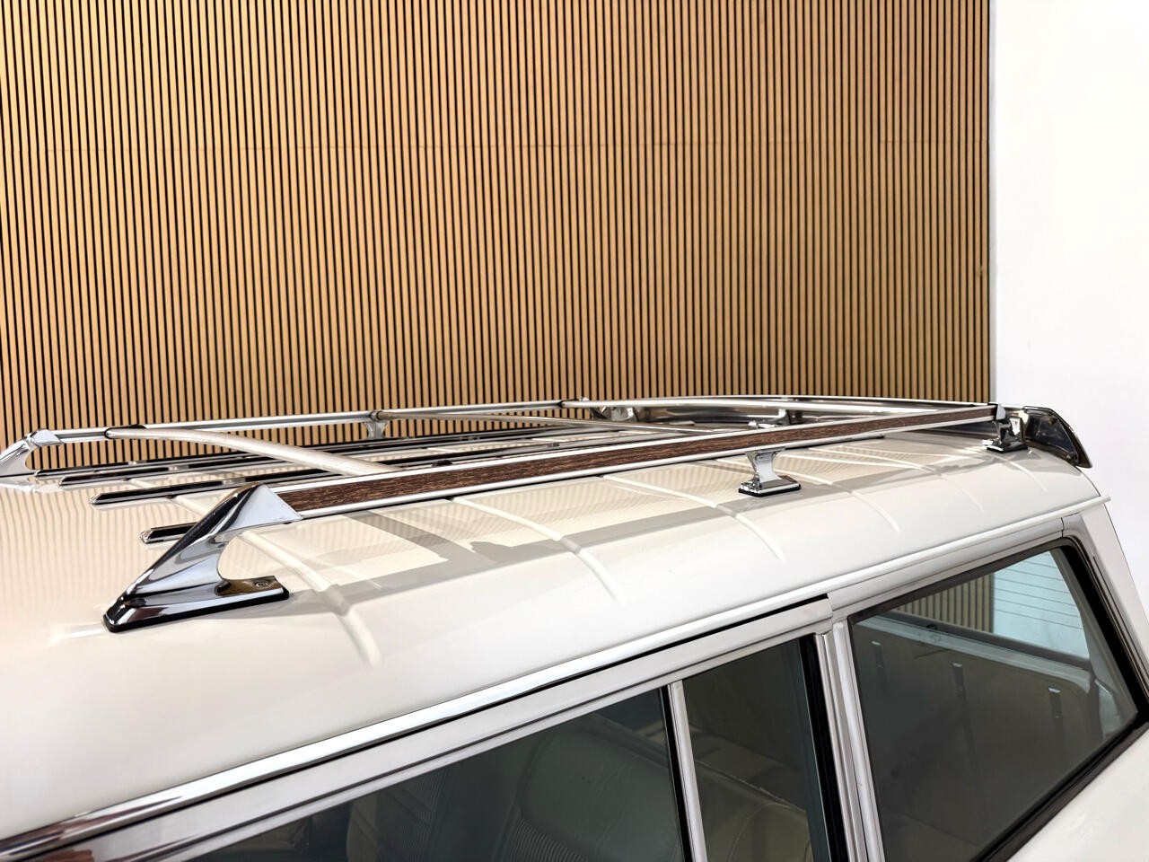 Jeep-Wagoneer-1988-SUV-20