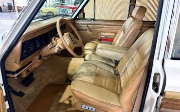 Jeep-Wagoneer-1988-SUV-22