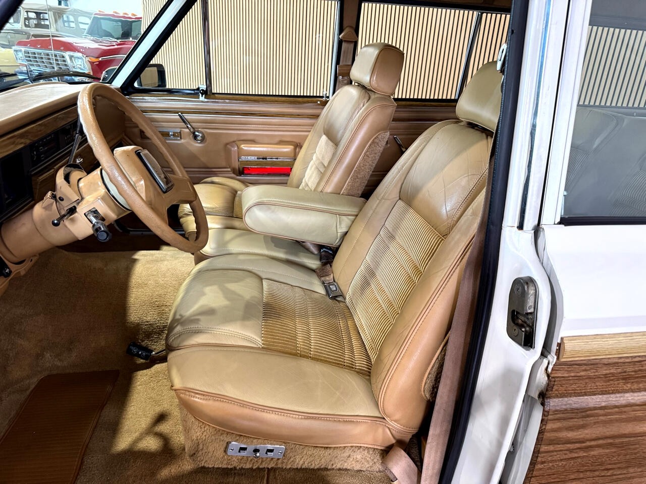 Jeep-Wagoneer-1988-SUV-23