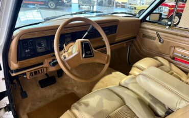 Jeep-Wagoneer-1988-SUV-25