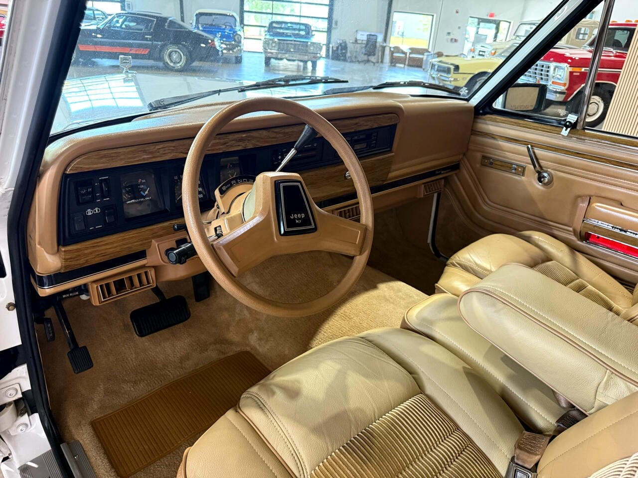 Jeep-Wagoneer-1988-SUV-25