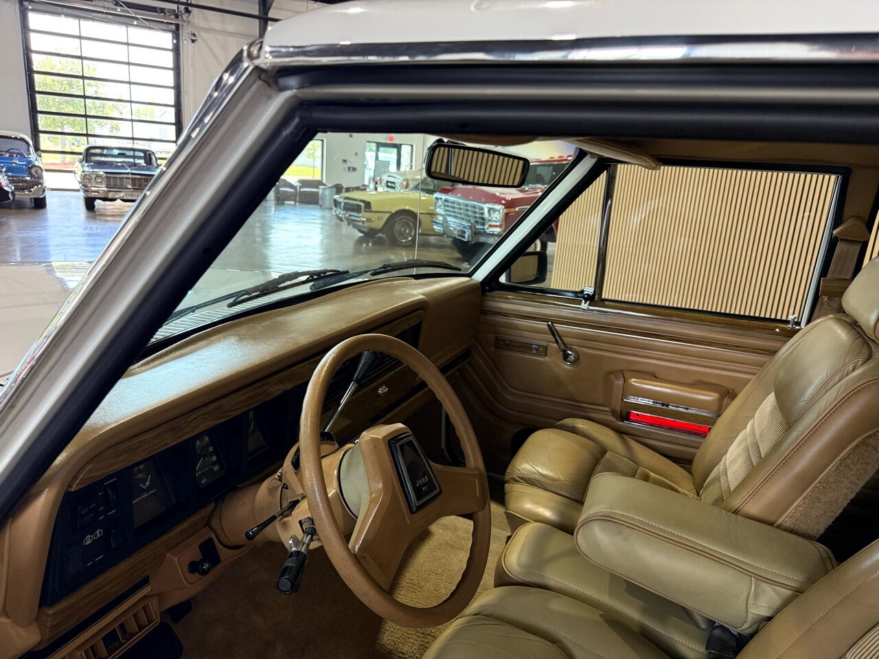 Jeep-Wagoneer-1988-SUV-27