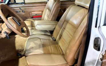 Jeep-Wagoneer-1988-SUV-29
