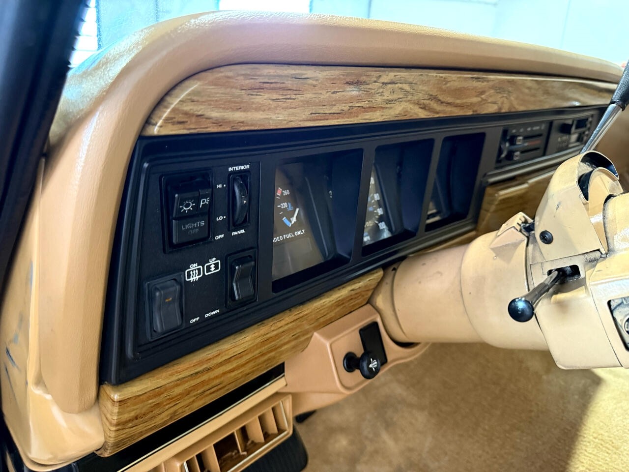 Jeep-Wagoneer-1988-SUV-36